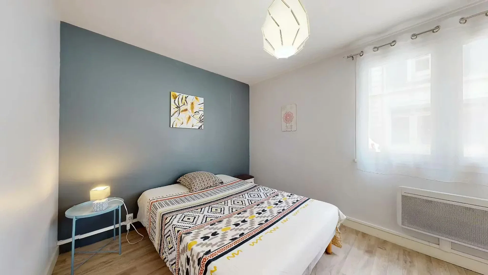 Chambre d'étudiant bon marché à proximité du campus dans
