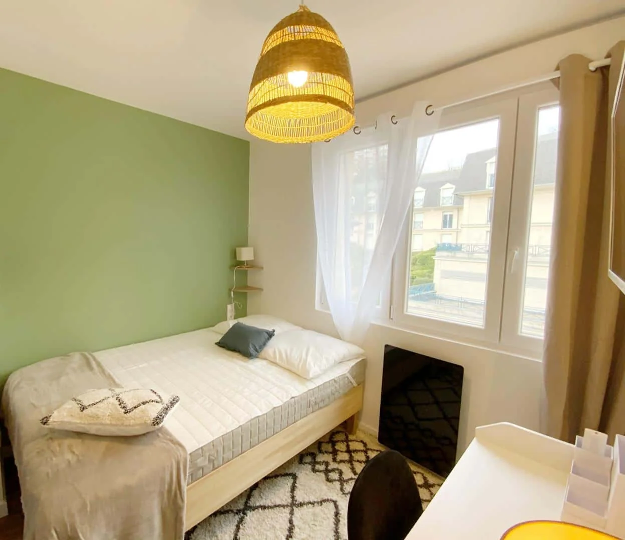 Habitación asequible para estudiantes con buena iluminación en 