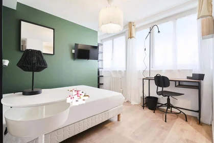 Privatzimmer in der 5 Pl. Sainte-Claire, 51100 Reims, France, bild 1 von 10