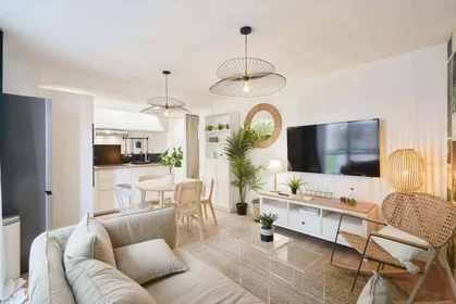 Privatzimmer in der 5 Pl. Sainte-Claire, 51100 Reims, France, bild 9 von 22
