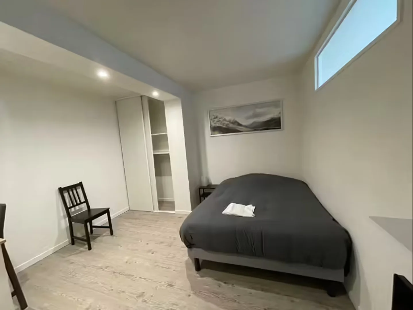 Habitación asequible para estudiantes con buena iluminación en 