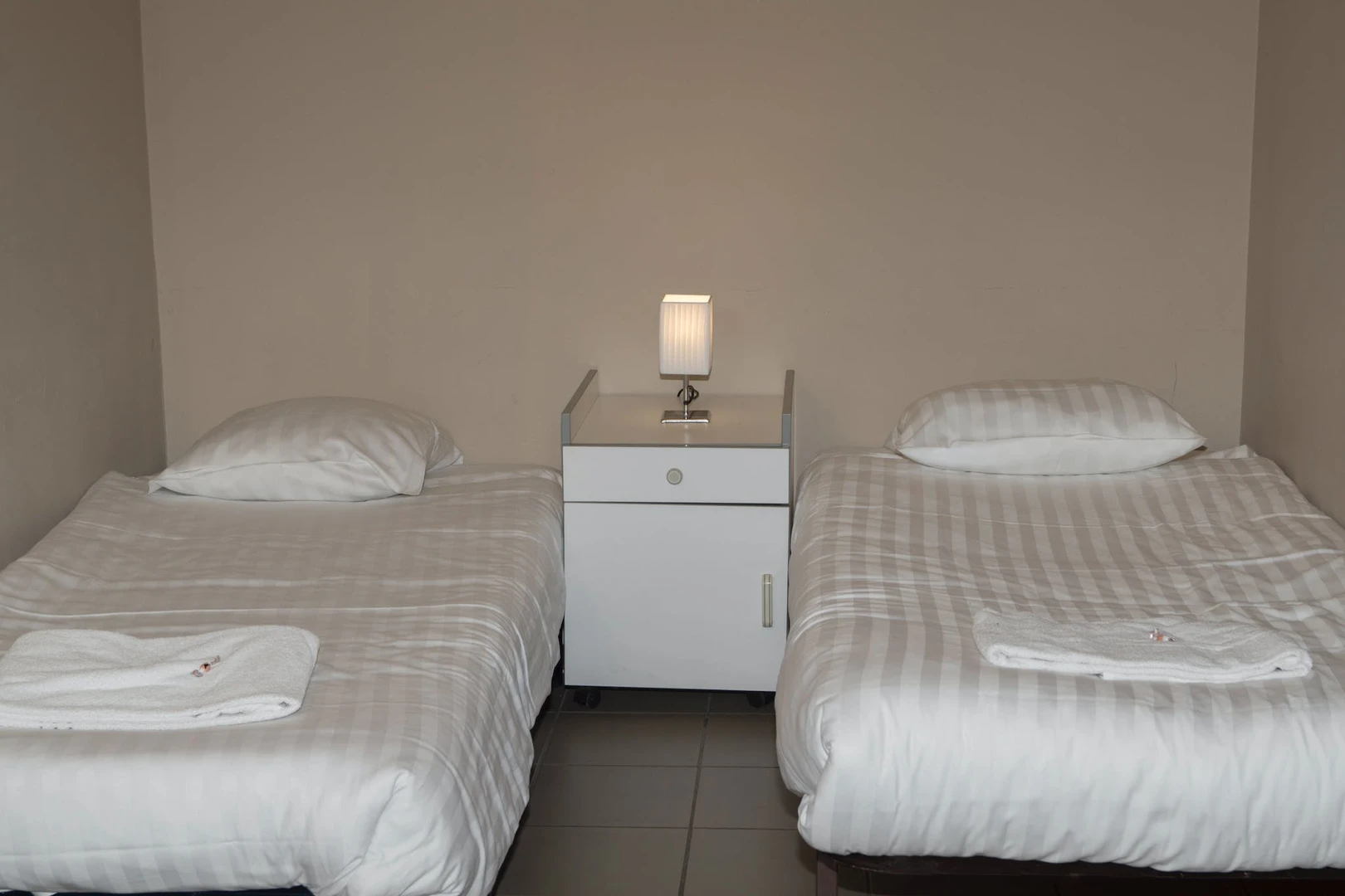 Chambre à louer avec lit double Louvain