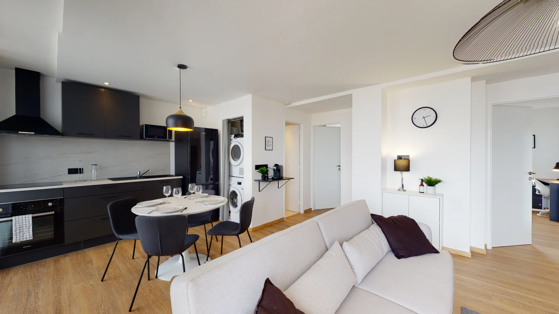 Bright and airy student room with easy university access in 