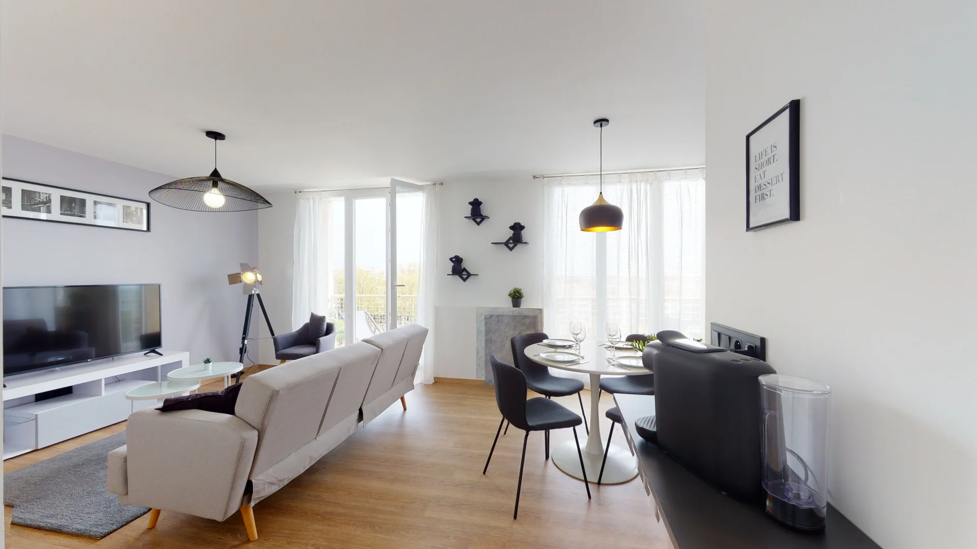 Affordable room for students with ample lighting in 