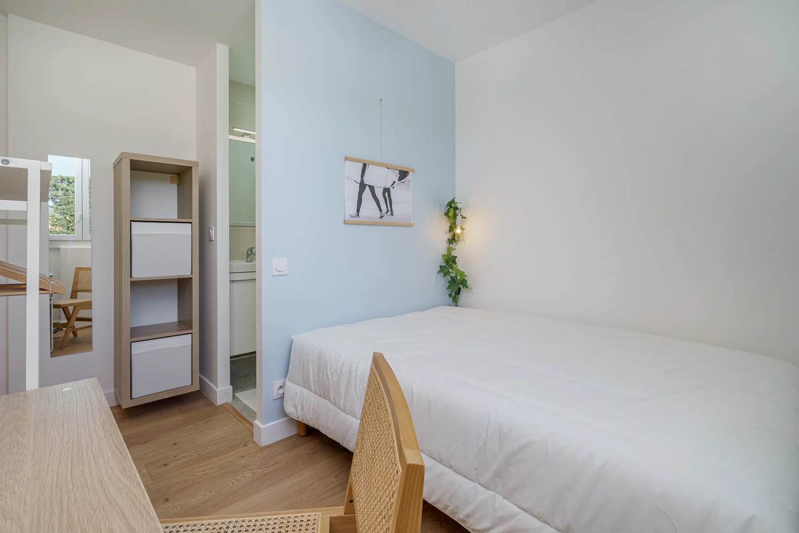 Quarto de estudante económico com localização conveniente em
