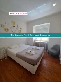 Quarto privado em R. Lucinda Simões 12, 1900-069 Lisboa, Portugal, imagem 1 de 20