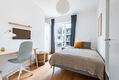 Quarto para alugar num apartamento partilhado em København