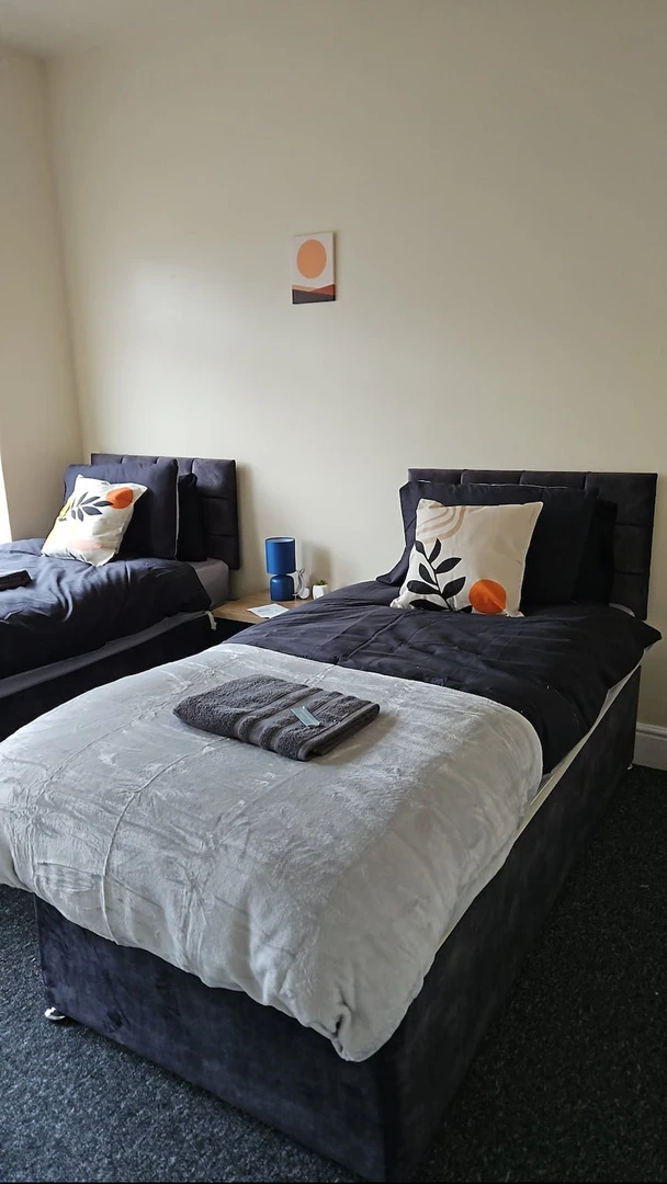 Accommodation with 3 bedrooms in coventry
