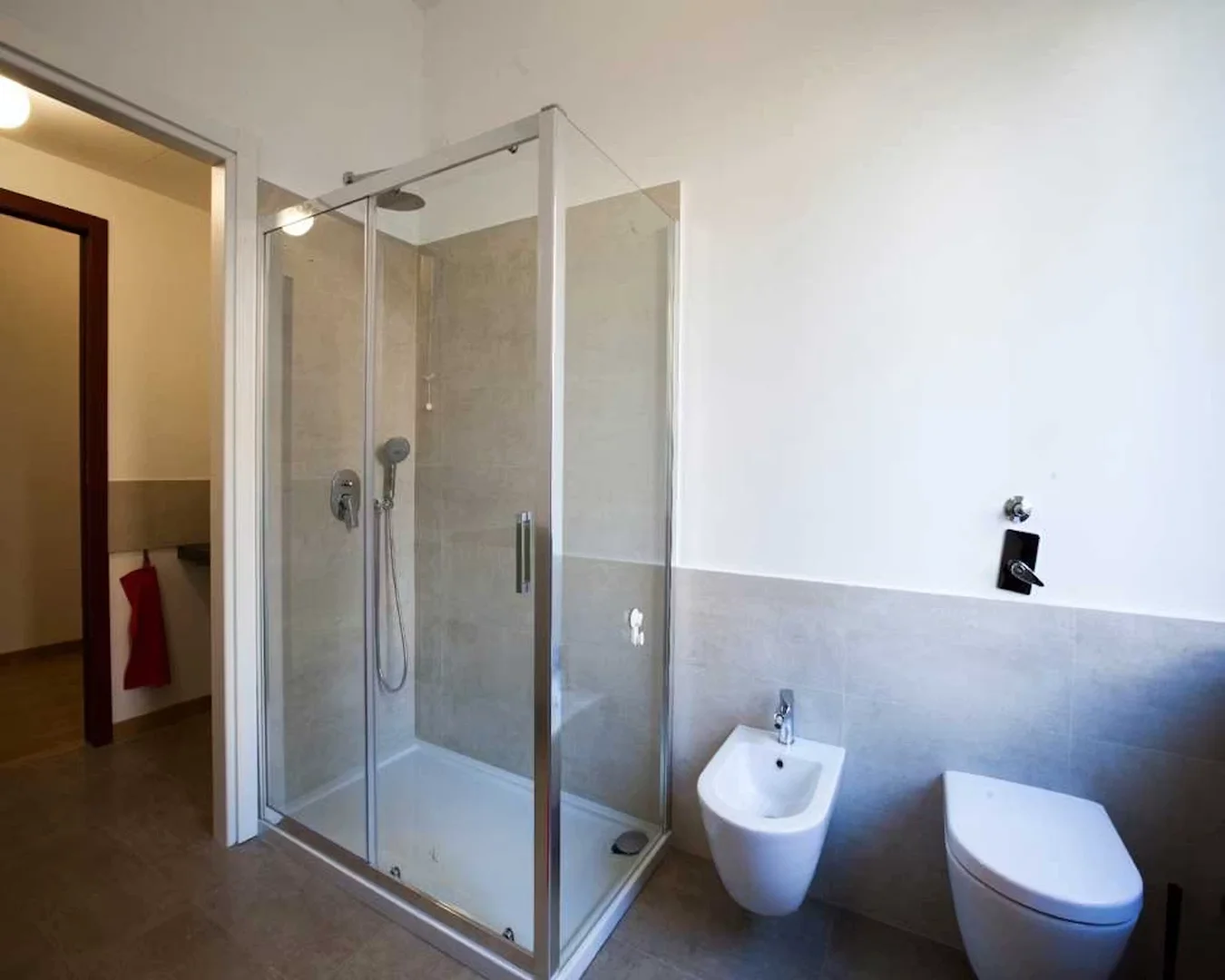 Habitación estudiantil económica con ubicación conveniente en 