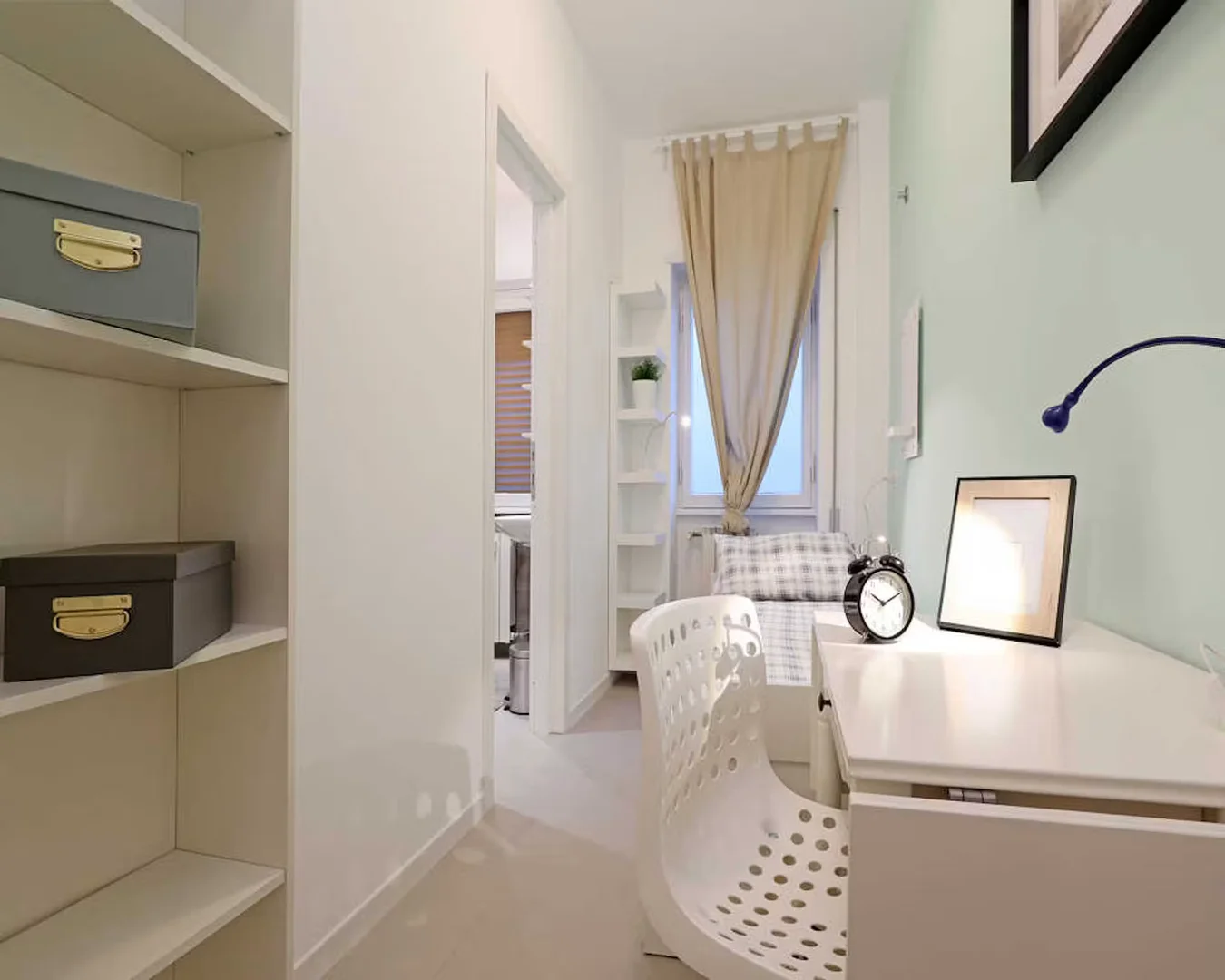 Budget-friendly student room close to campus in 