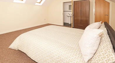 Bright private room in Newcastle-under-lyme