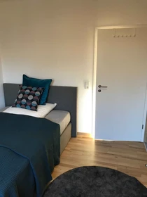 Cheap private room in Stuttgart