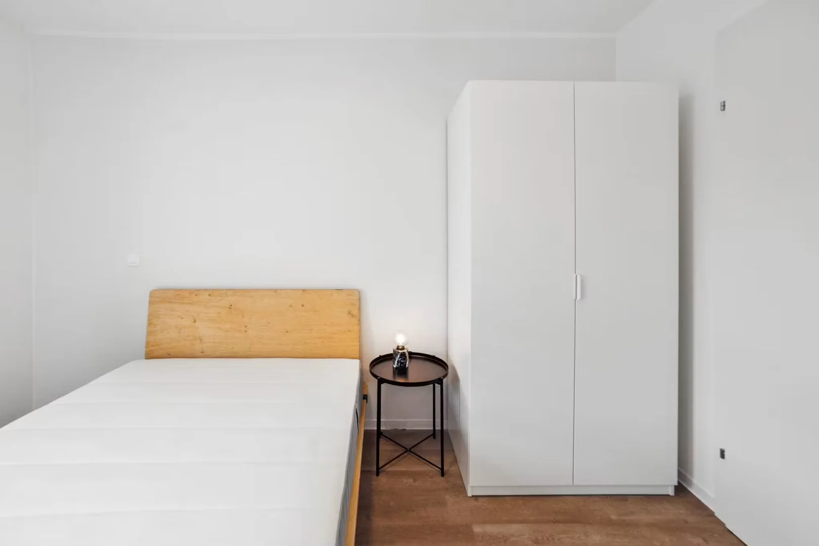 Quarto de estudante económico perto do campus em 