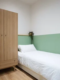 私人房间 在 Carrer del Comte Borrell, La Nova Esquerra de l'Eixample, 10的图像1