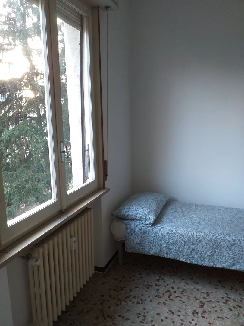 Renting rooms by the month in Parma