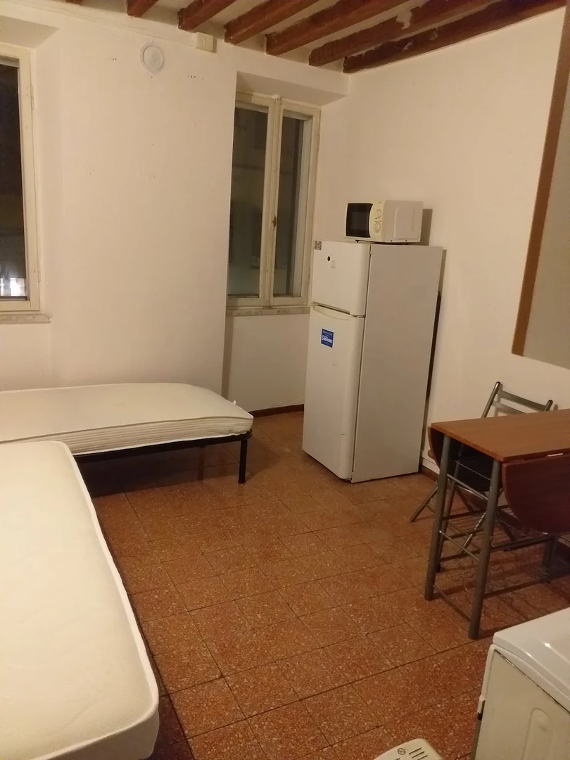 2-Zimmer-Unterkunft in Parma