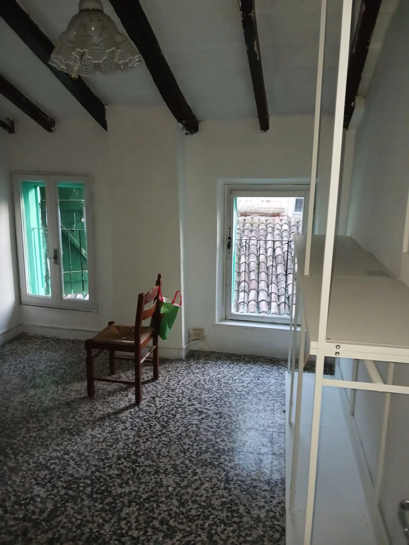 Accommodation with 3 bedrooms in parma