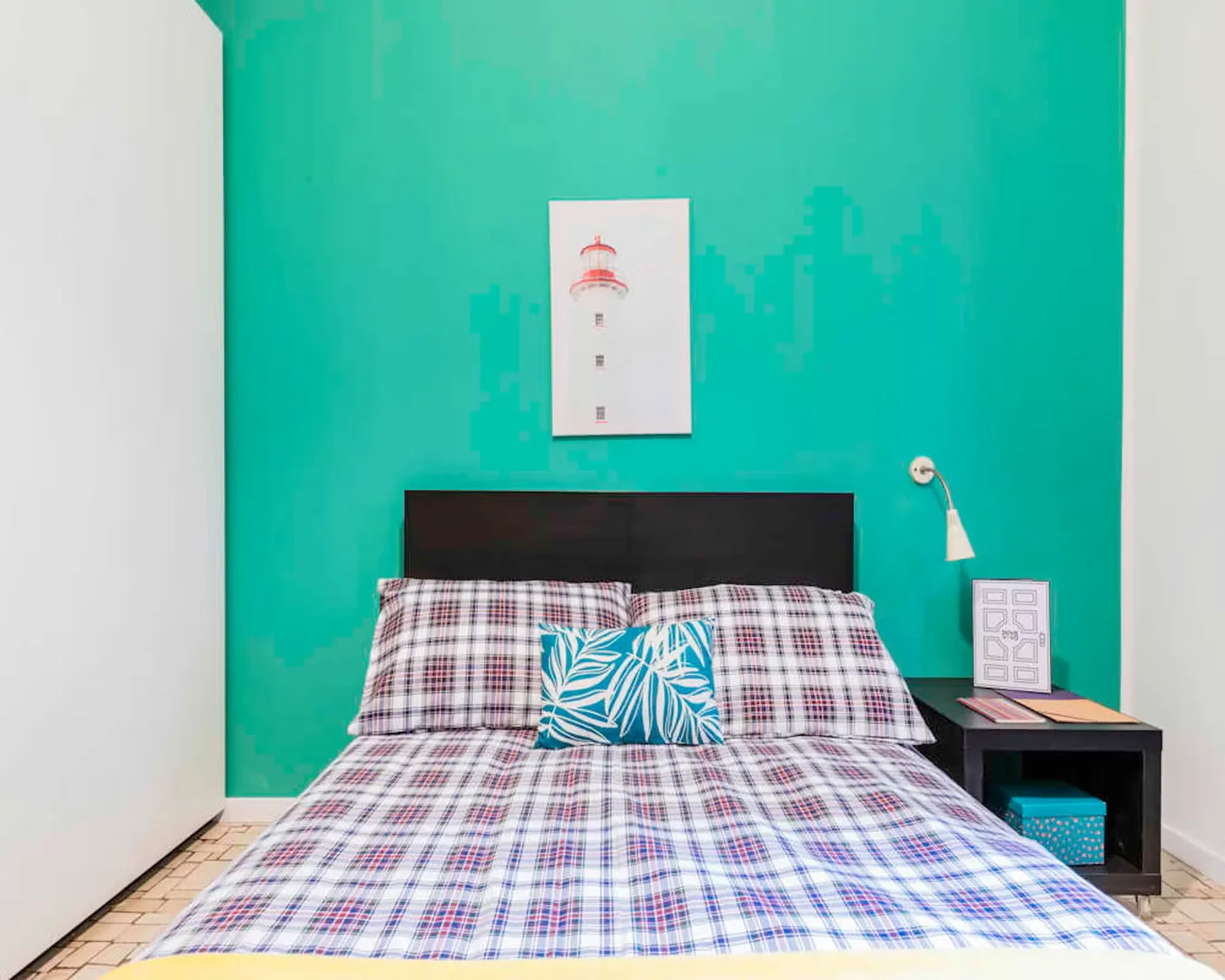 Chambre confortable pour étudiants disponible dans 