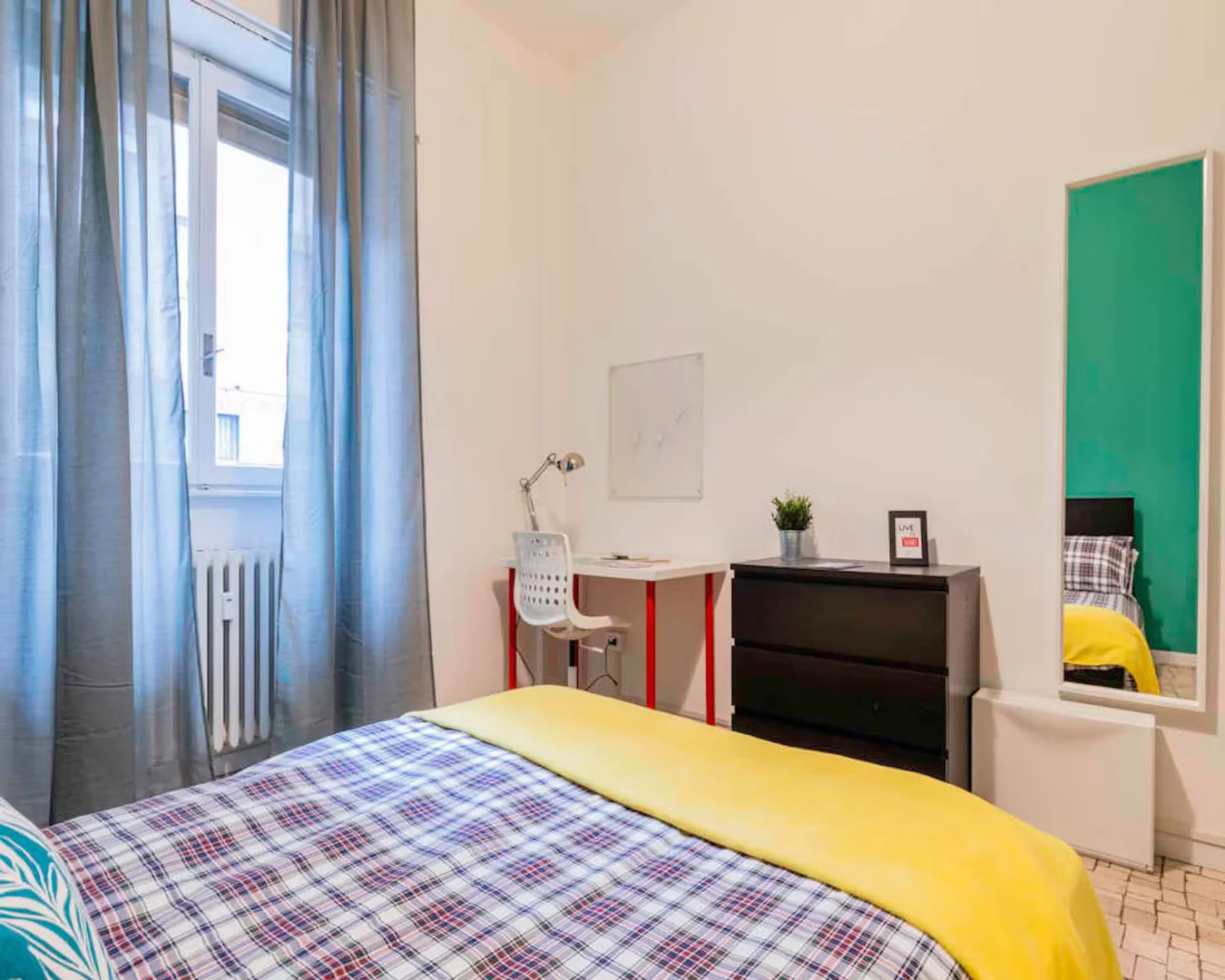 Chambre d'étudiant fonctionnelle parfaite pour étudier dans 