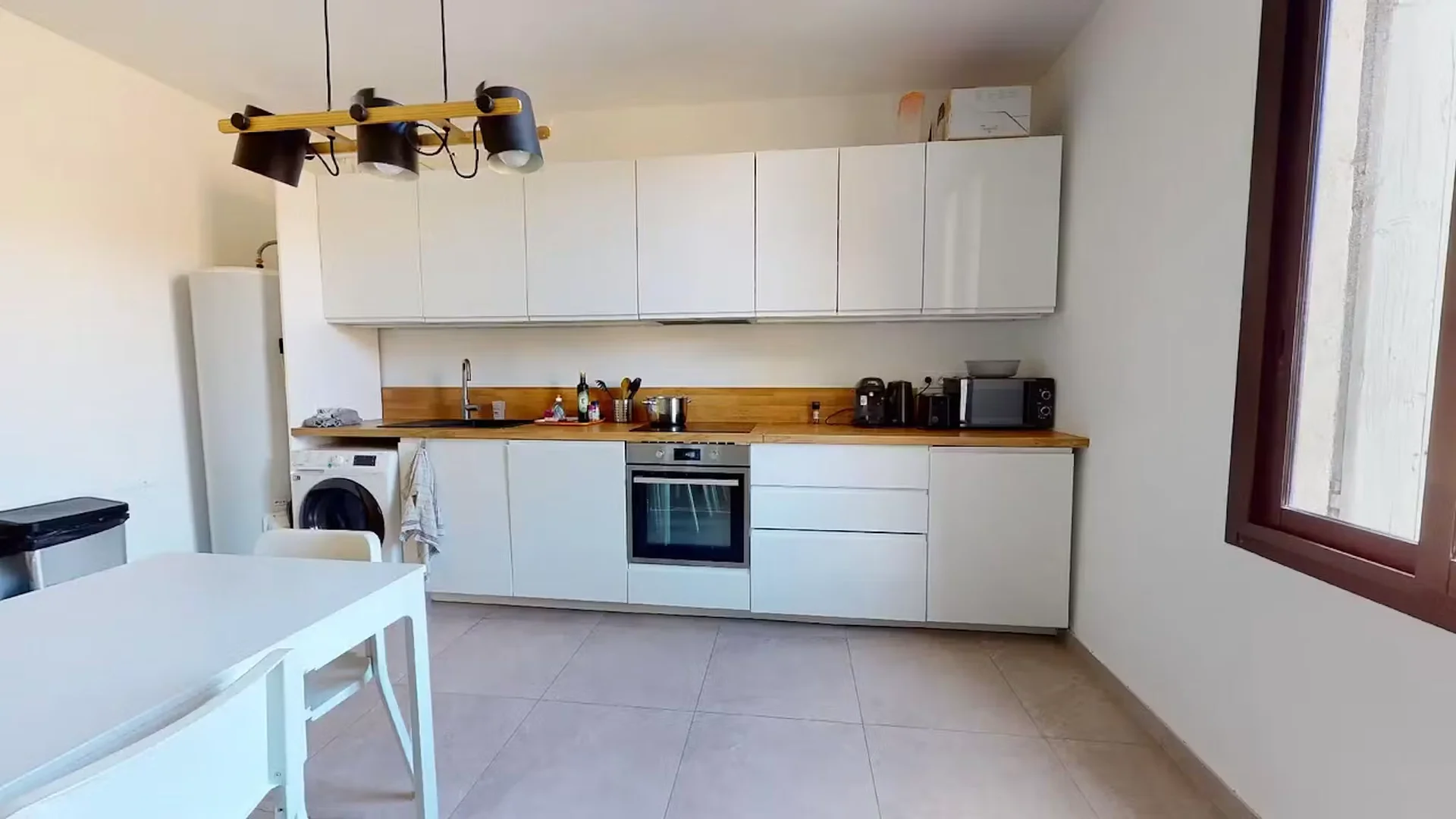 Quarto amigo do estudante em  com comodidades modernas