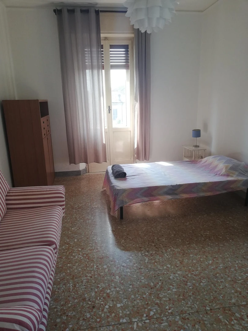 Quarto para alugar num apartamento partilhado em Piacenza