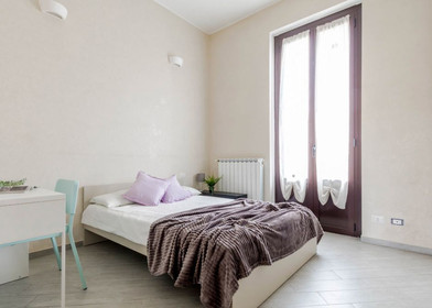 Renting rooms by the month in milano