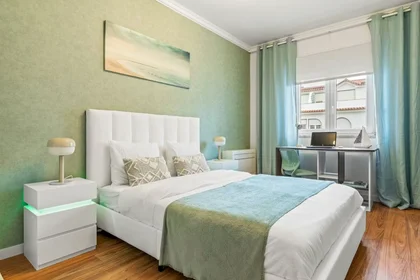 Chambre privée à Rua Associação Desportiva de Oeiras, Oeiras, image 1 de 10