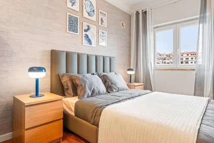 Chambre privée à Rua Associação Desportiva de Oeiras, Oeiras, image 1 de 10