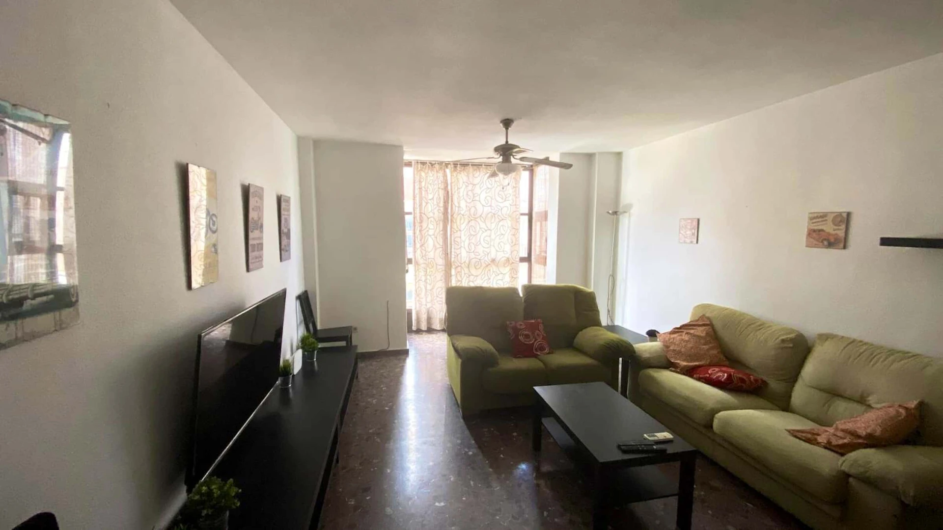Habitación privada muy luminosa en Cartagena