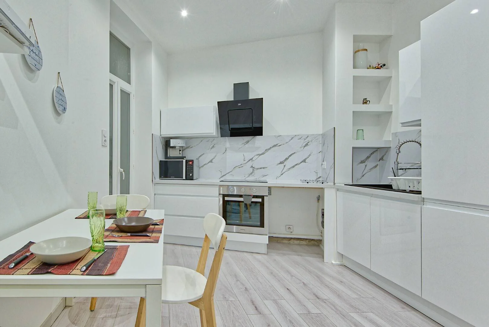 Quarto de estudante económico perto do campus em 