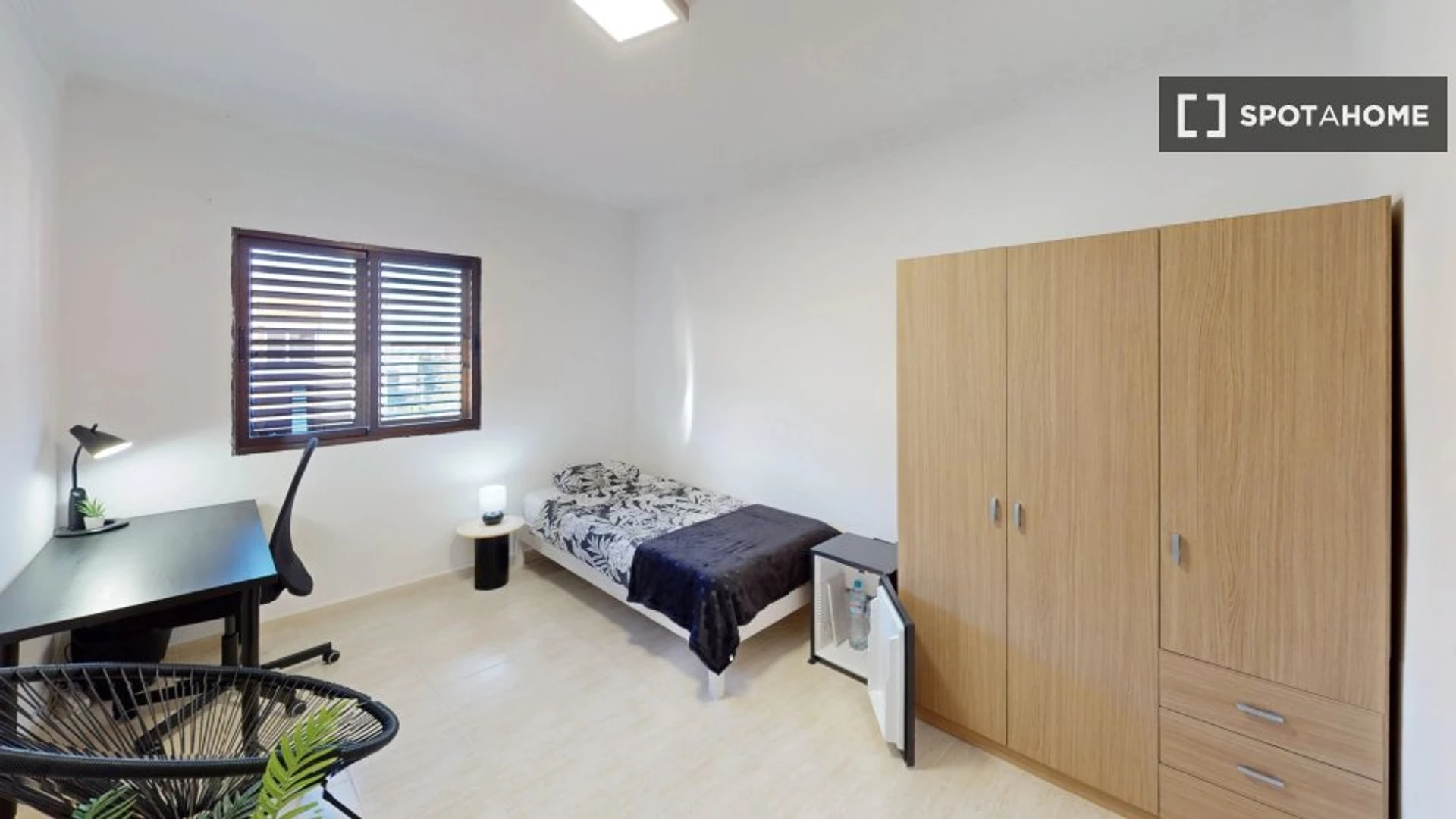 Bright private room in Las Palmas (gran Canaria)