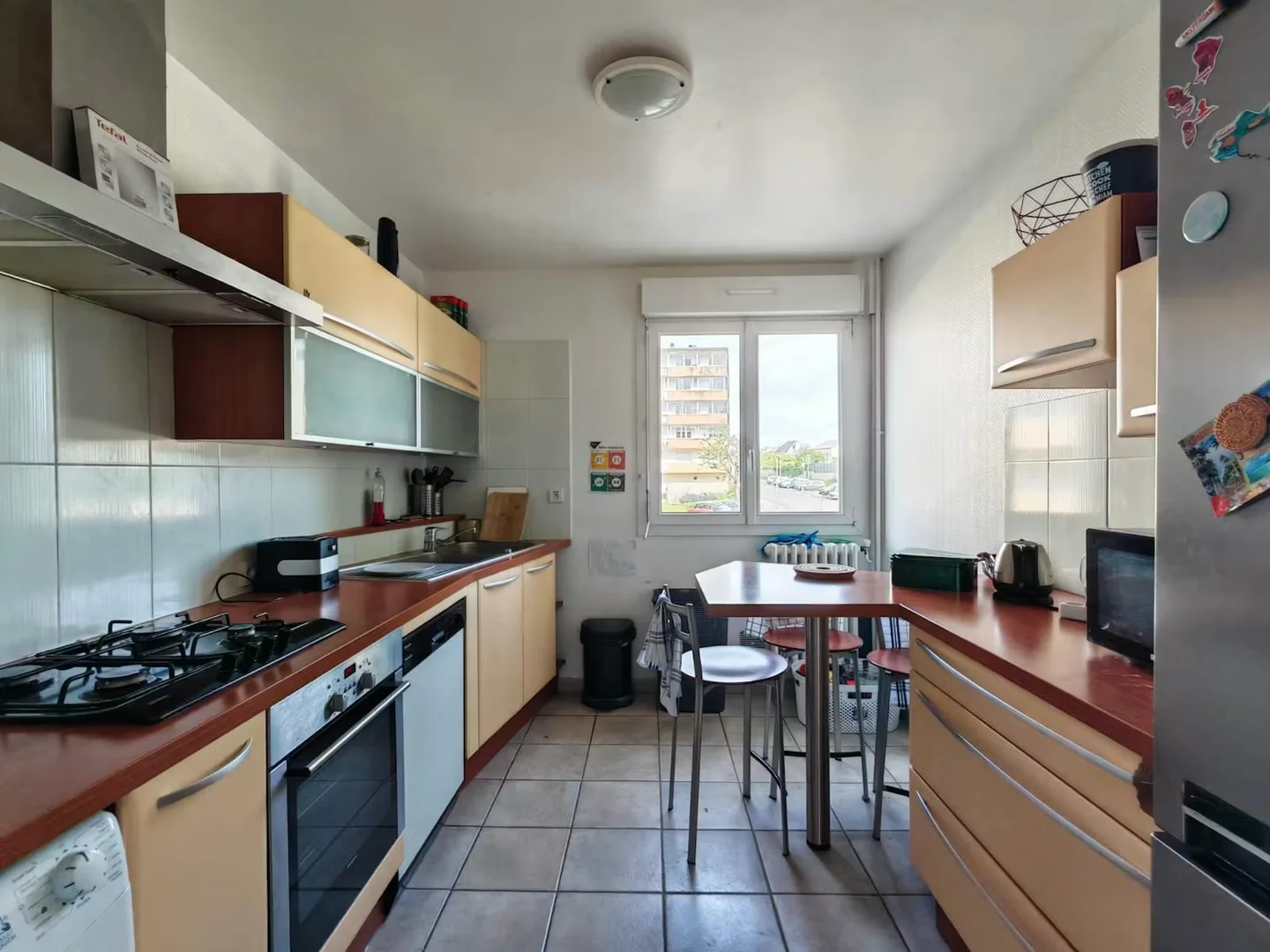 Habitación estudiantil económica cerca del campus en 