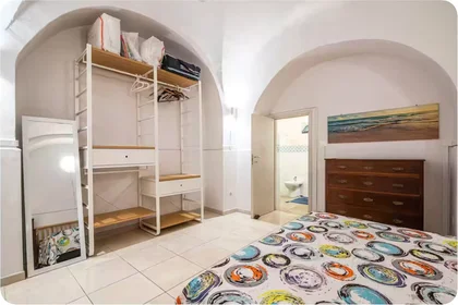 Logement entier à Via Santa Barbara, Centro-San Cristoforo, image 3 de 7