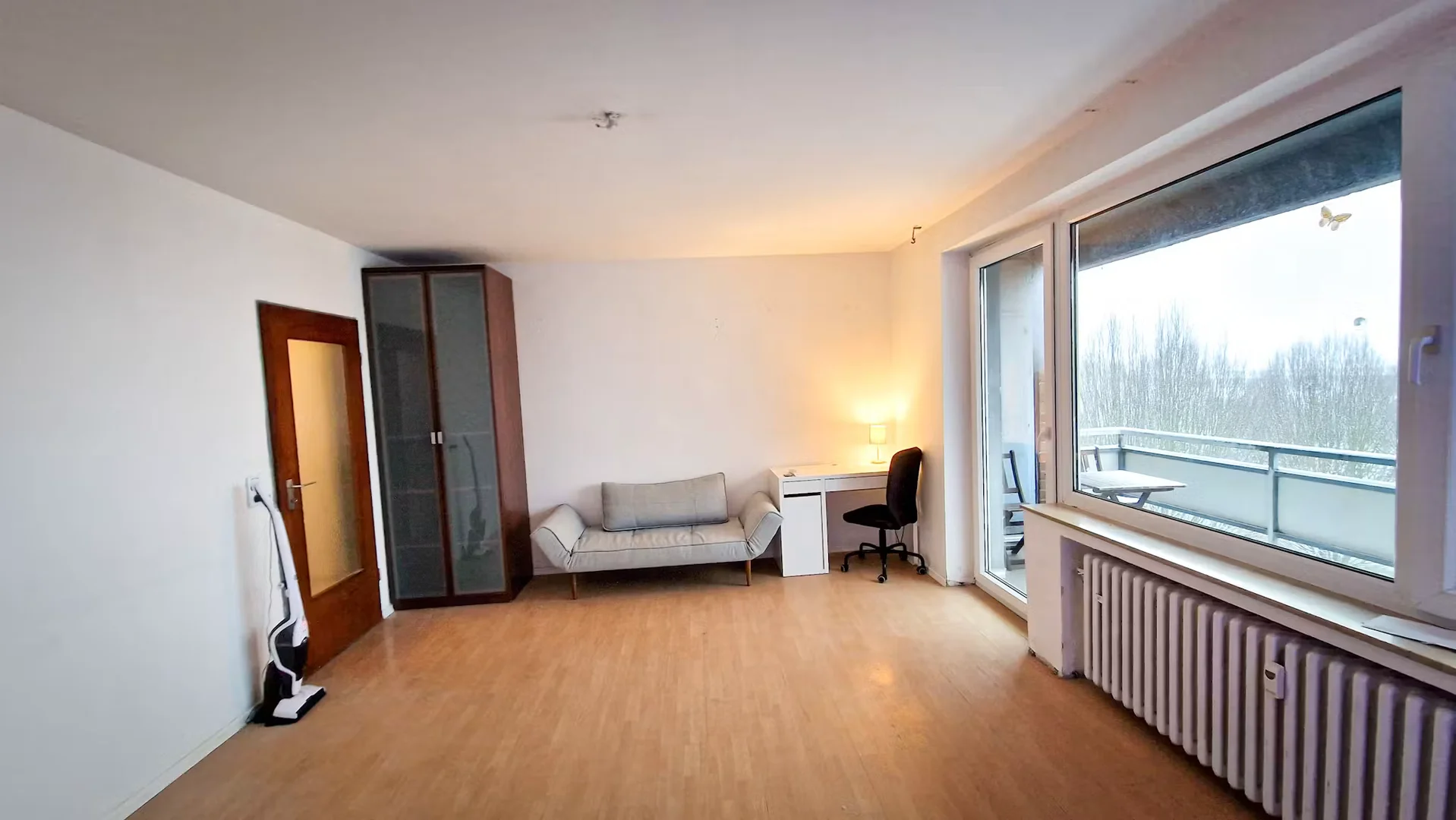 'de öğrenci dairesinde, tamamen mobilyalı kiralık oda