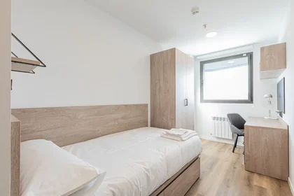 Habitación privada en Avenida del Cardenal Herrera Oria, , imagen 2 de 10