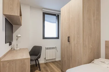 Habitación privada en Avenida del Cardenal Herrera Oria, , imagen 4 de 10