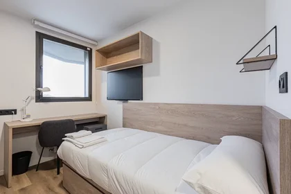 Habitación privada en Avenida del Cardenal Herrera Oria, , imagen 5 de 10