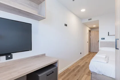 Habitación privada en Avenida del Cardenal Herrera Oria, , imagen 7 de 10