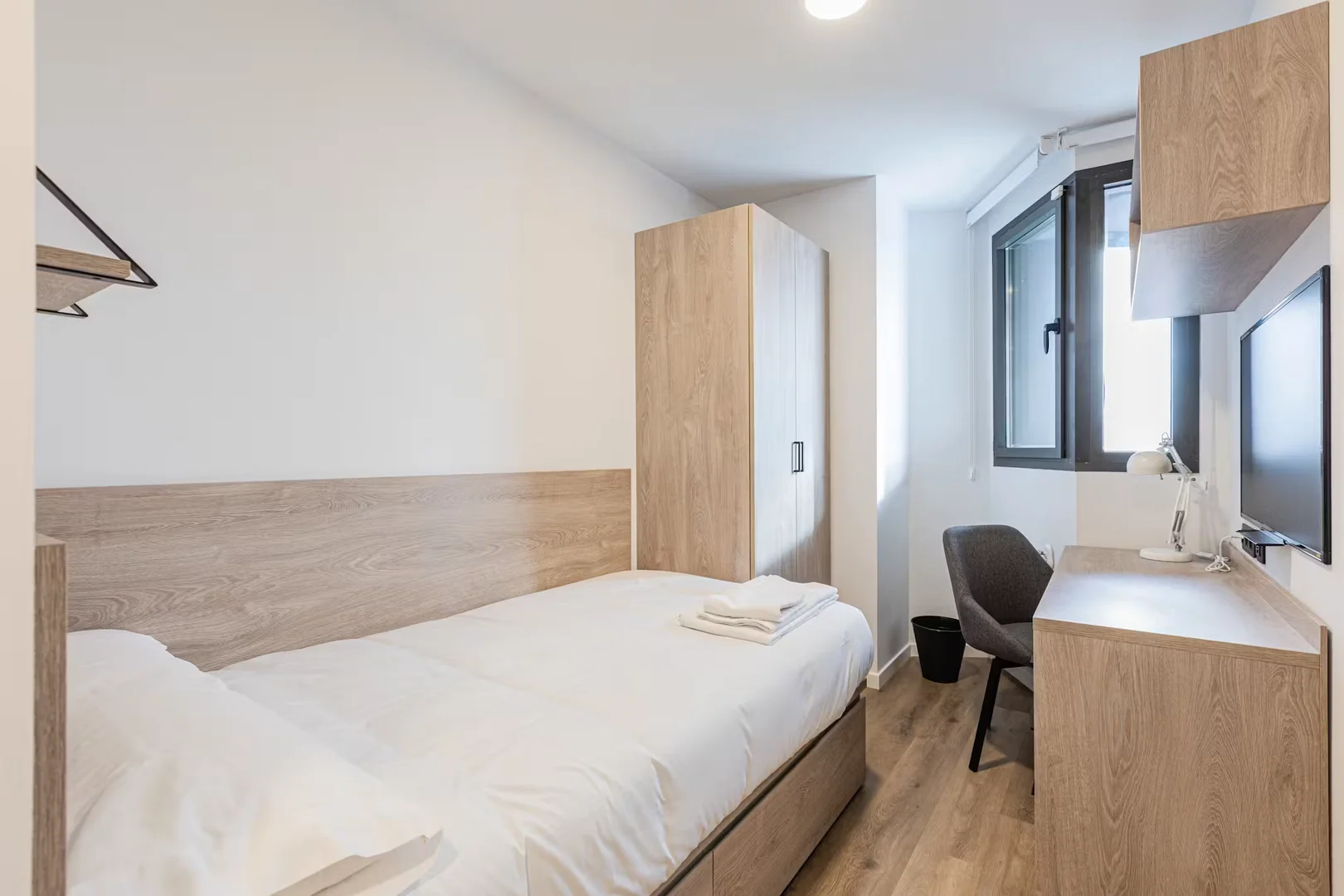 Quarto acolhedor para estudantes disponível em