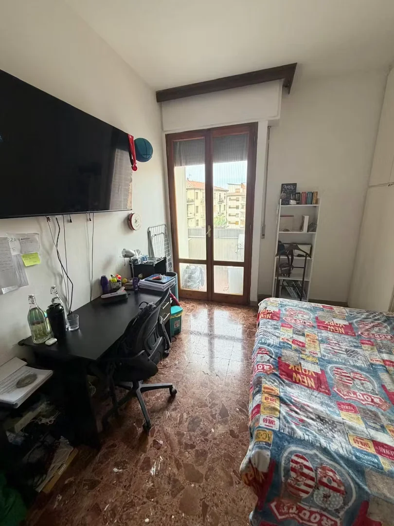 Habitación asequible para estudiantes con buena iluminación en 