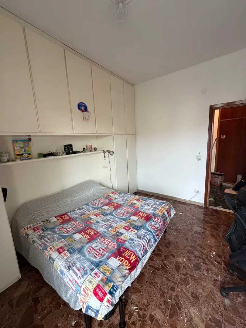 Habitación estudiantil económica cerca del campus en 