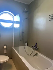 Toda a acomodação em Hringbraut, Vesturbær, imagem 7 de 8