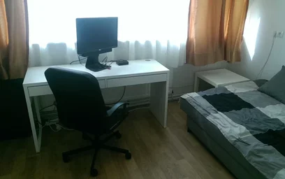 Private room at Floresstraat, image 1 of 8