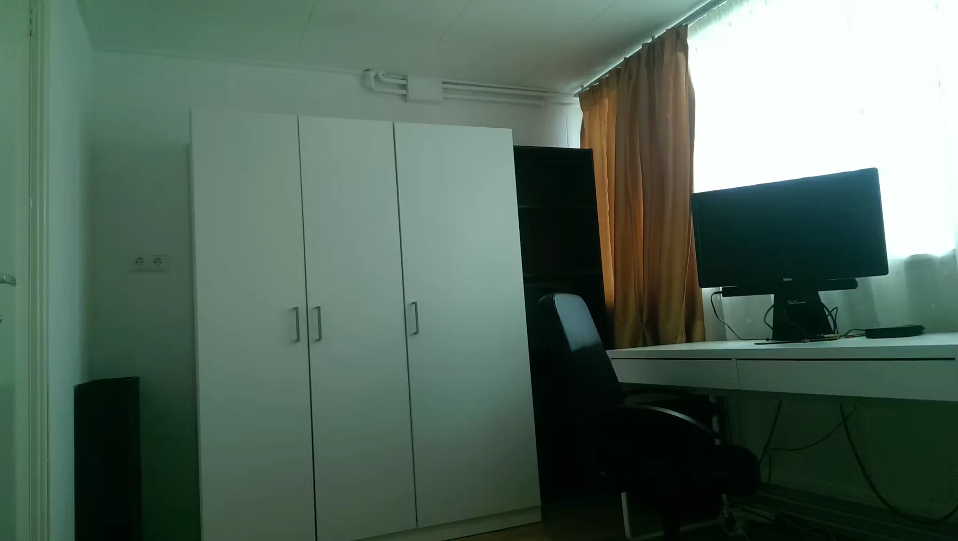  bölgesinde uygun konuma sahip ekonomik öğrenci odası