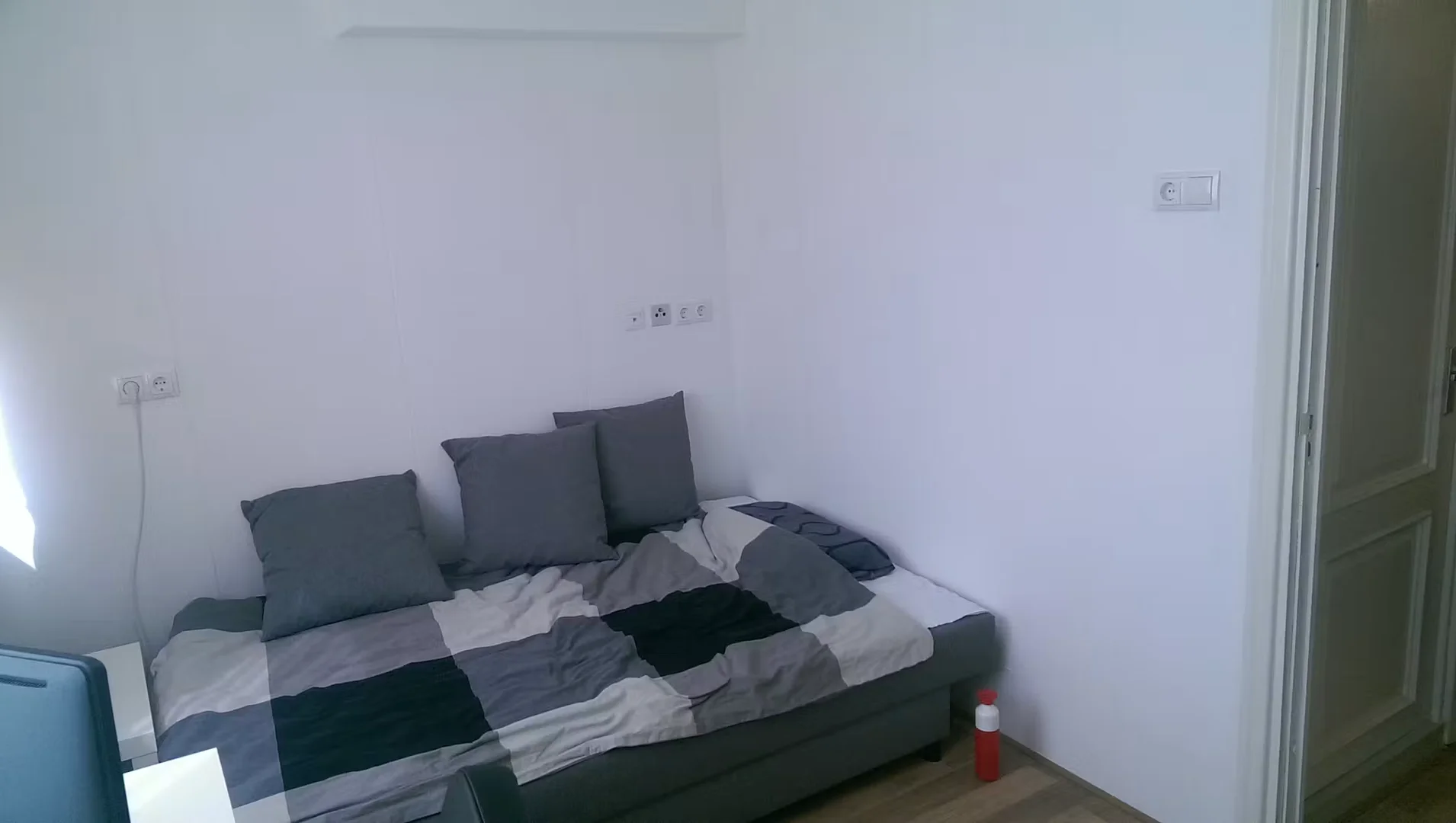 Öğrenciler için rahat oda  bölgesinde mevcut