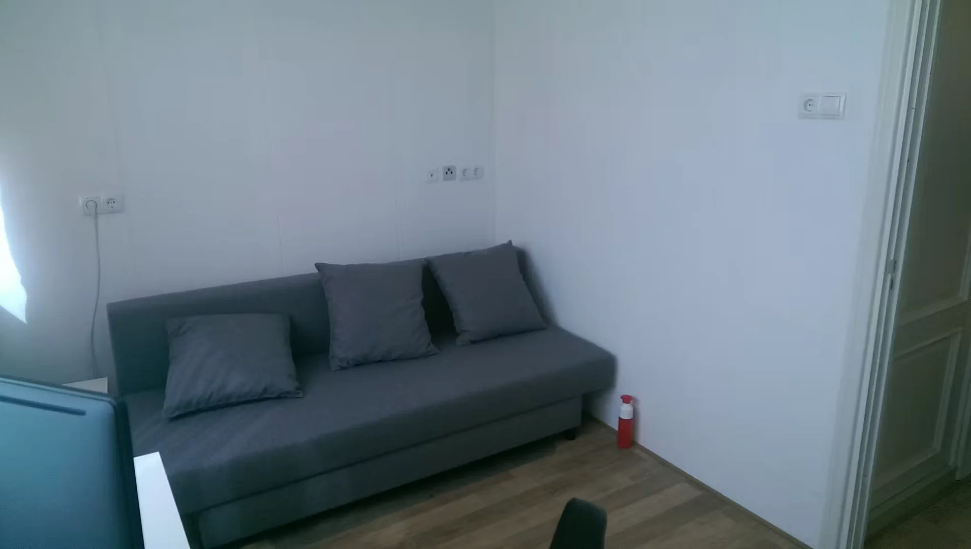 'de modern olanaklara sahip öğrenci dostu oda