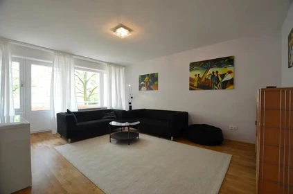 Nowoczesne i jasne mieszkanie w Bonn
