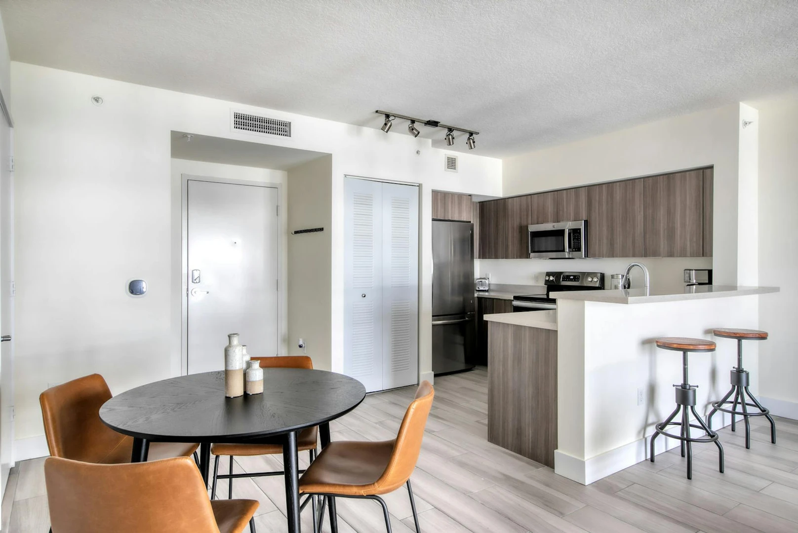 Apartamento totalmente mobilado em Miami