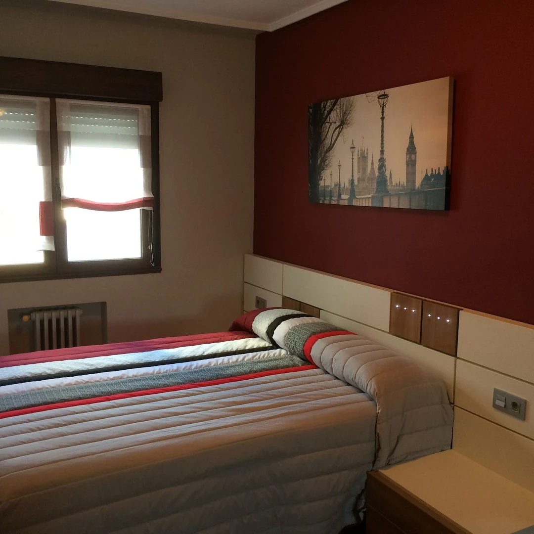 Alojamento com 3 quartos em Oviedo