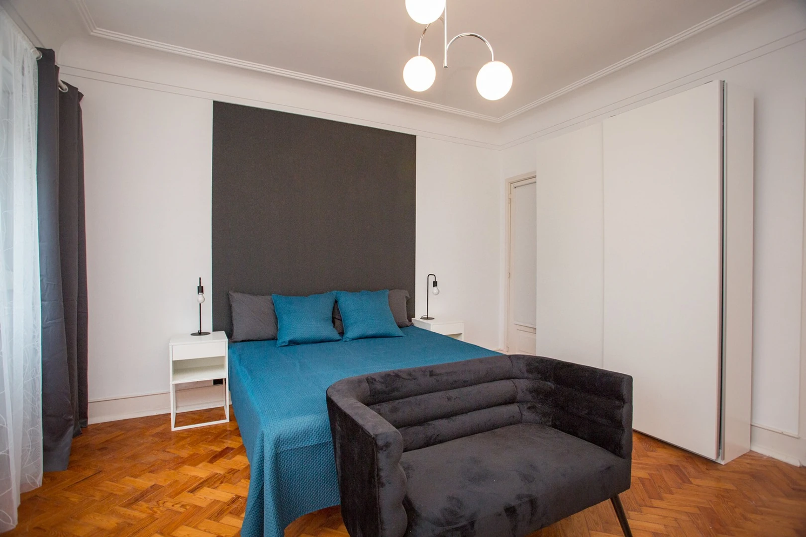 Stanza in condivisione in un appartamento di 3 camere da letto Lisbona